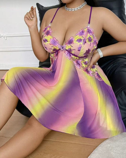 Plus Size Sexy V-Neck Colorful Embroidered Floral Backless Camisole Nightgown